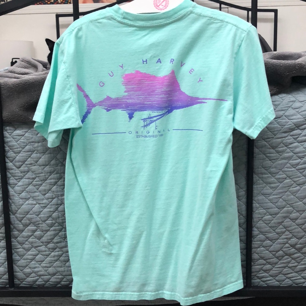 Small women’s Guy Harvey T-shirt